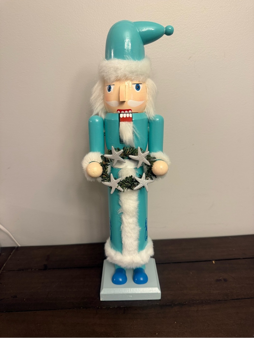 Coastal Beach Santa Nutcracker Turquoise Starfish Wreath 15 Inch